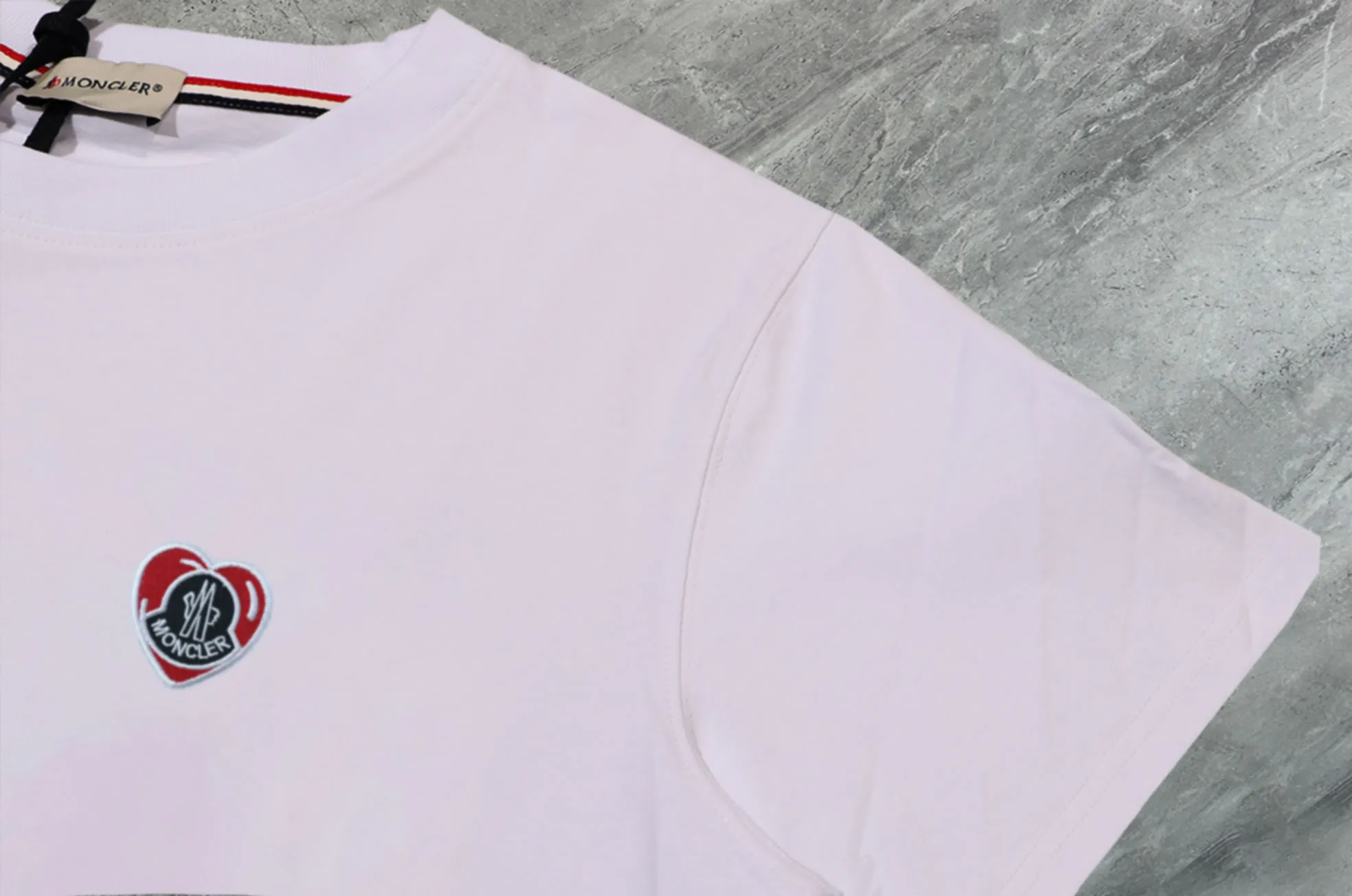 《Moncler~ 》2025New Arrival Quality T , Versatile Quality ！ ‼ 32 250G ‼ ， ， ， ， T 🤪 Sizes：S-M-L-XL-2XL ：Black，White， Same Style